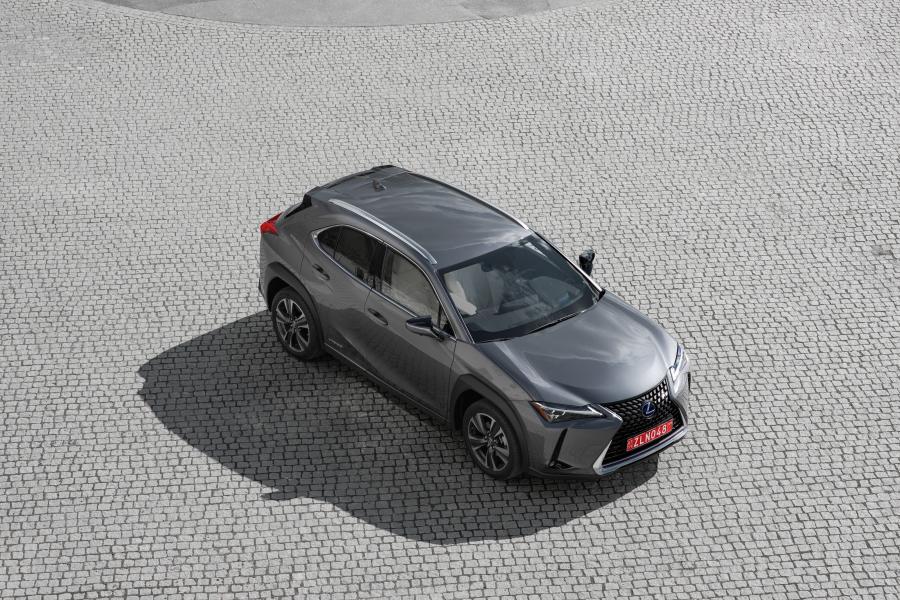  Lexus UX250h 2018 года  (WW) (фото 3 из 40)